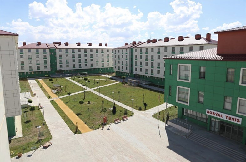 ÖĞRENCİLERİN ERZURUM’DAKİ EVLERİ GSB YURTLARI