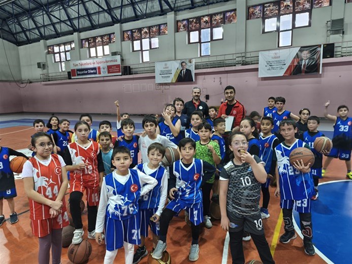 ERZURUM GSİM SPOR SALONLARINDA TATLI ANTRENMAN