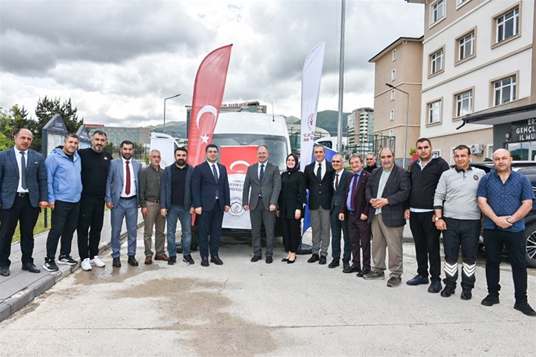 ERZURUM GENÇLİK SPOR KULÜBÜ’NE YENİ MİNİBÜS
